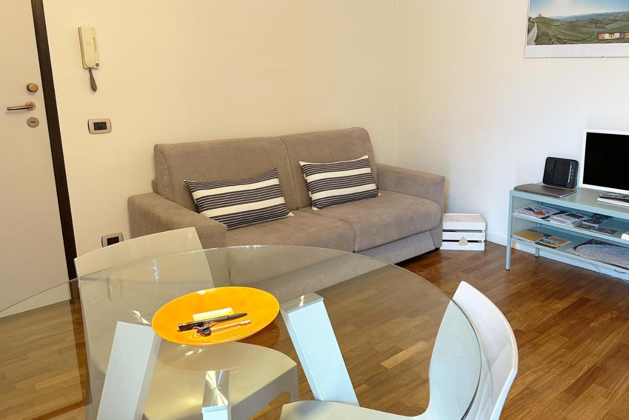 La Casa Di Paola E Betti Lägenhet Alba  Exteriör bild